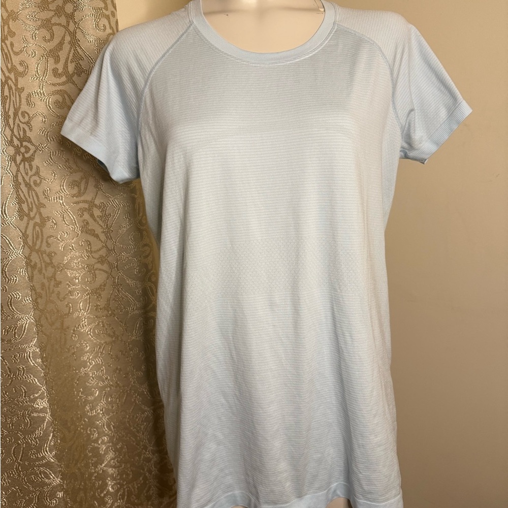 Lululemon Athletica light blue Relaxed Short Sleeve Tee